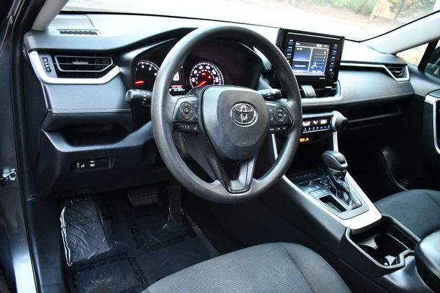 2020 Toyota RAV4 LE FWD - 22676954 - 16