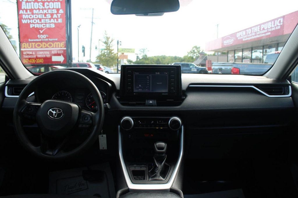 2020 Toyota RAV4 LE FWD - 22905607 - 14