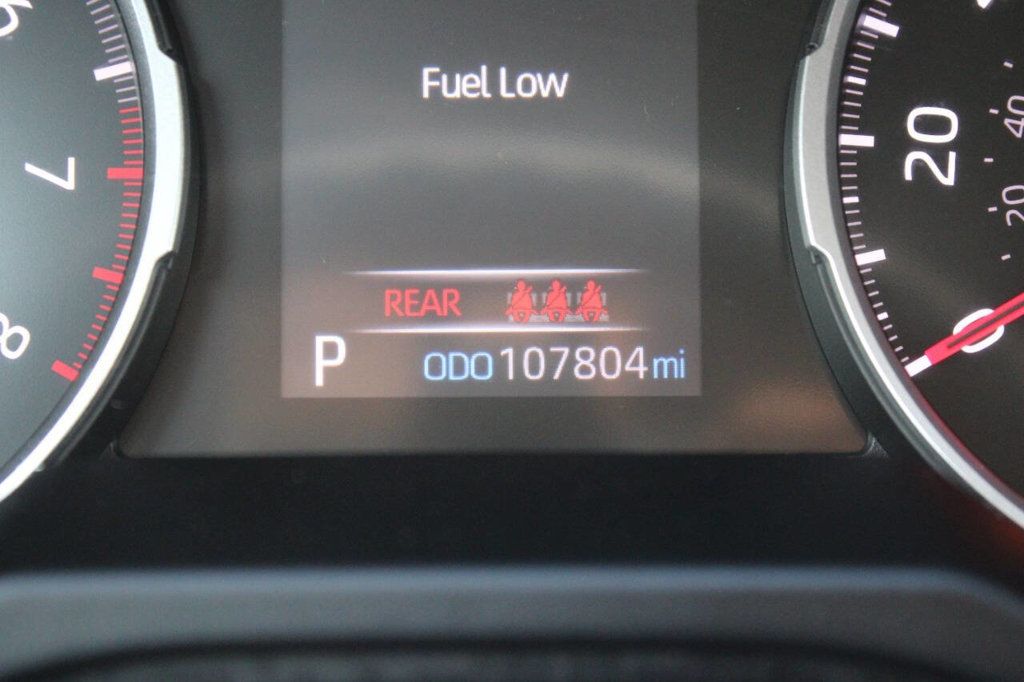 2020 Toyota RAV4 LE FWD - 22905607 - 29