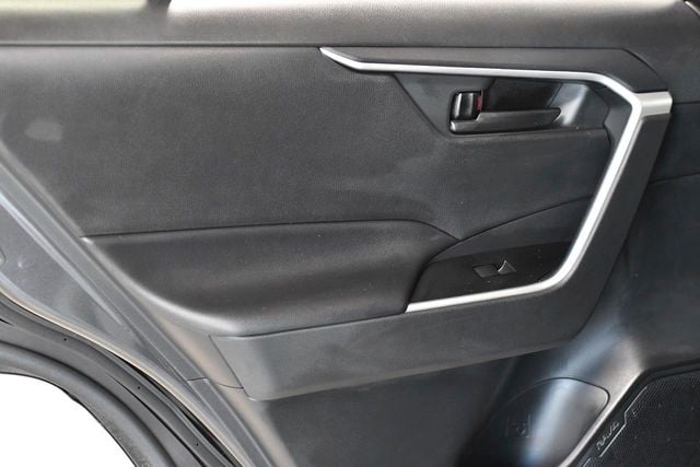 2020 Toyota RAV4 LE FWD - 22171309 - 10