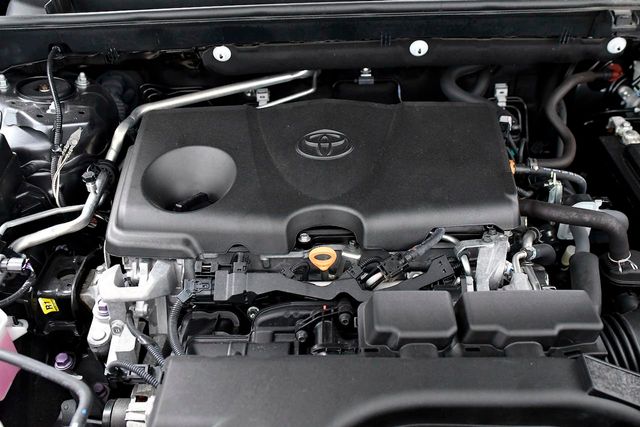 2020 Toyota RAV4 LE FWD - 22171309 - 18