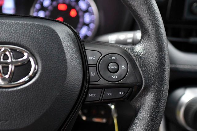 2020 Toyota RAV4 LE FWD - 22171309 - 21