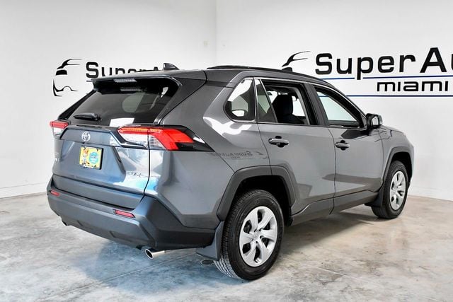 2020 Toyota RAV4 LE FWD - 22171309 - 3