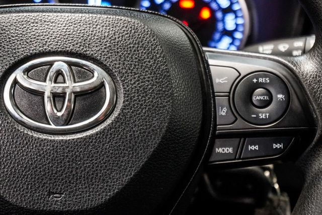 2020 Toyota RAV4 LE FWD - 22990731 - 12