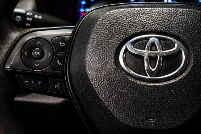 2020 Toyota RAV4 LE FWD - 22990731 - 13