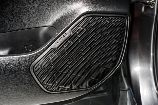 2020 Toyota RAV4 LE FWD - 22990731 - 15