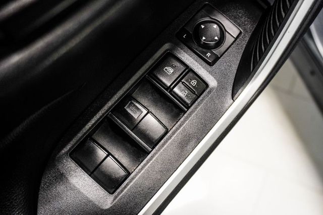 2020 Toyota RAV4 LE FWD - 22990731 - 16