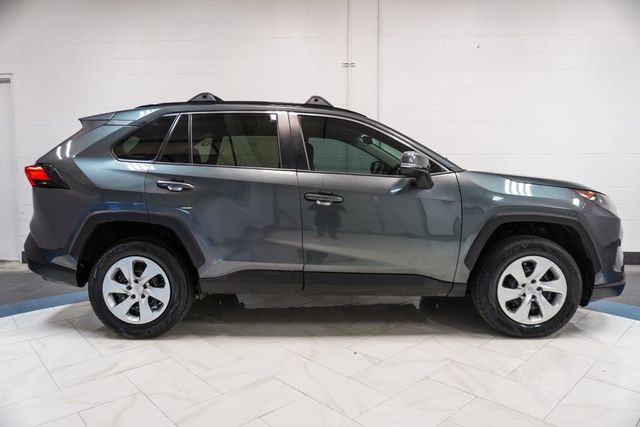 2020 Toyota RAV4 LE FWD - 22990731 - 28