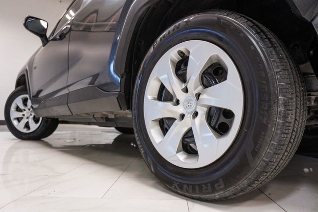 2020 Toyota RAV4 LE FWD - 22990731 - 29