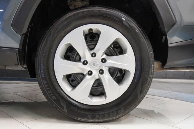 2020 Toyota RAV4 LE FWD - 22990731 - 30