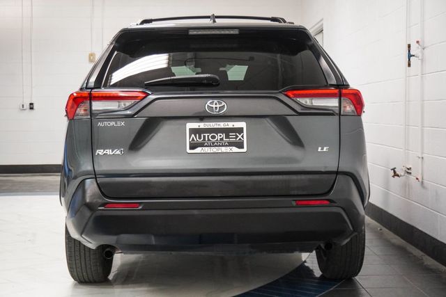 2020 Toyota RAV4 LE FWD - 22990731 - 32