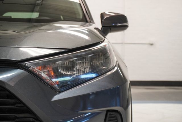 2020 Toyota RAV4 LE FWD - 22990731 - 34