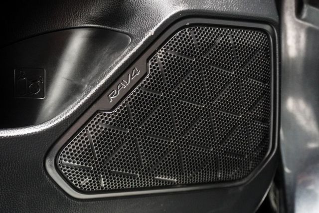 2020 Toyota RAV4 LE FWD - 22990731 - 7