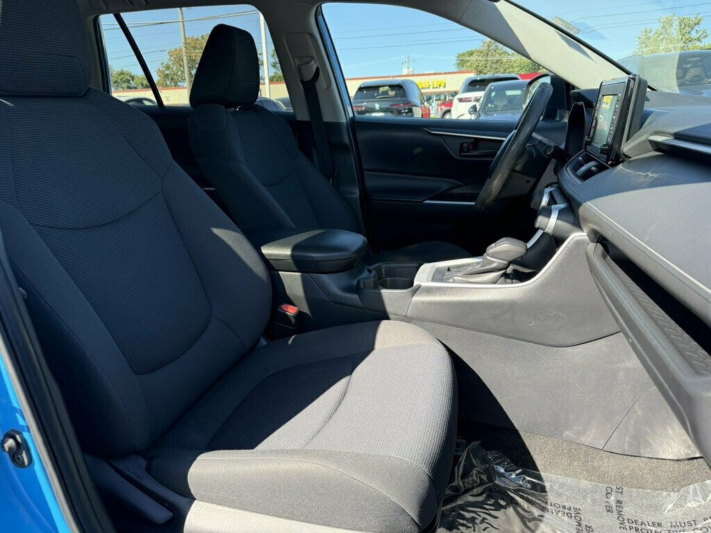 2020 Toyota RAV4 LE FWD - 23090026 - 13