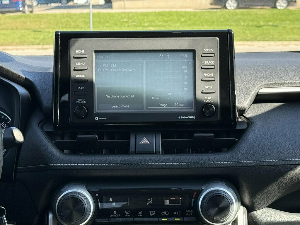 2020 Toyota RAV4 LE FWD - 23090026 - 19