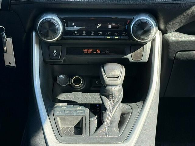2020 Toyota RAV4 LE FWD - 23090026 - 20