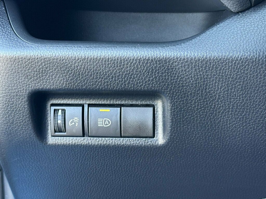 2020 Toyota RAV4 LE FWD - 23090026 - 27