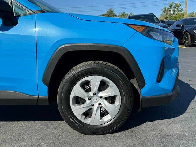 2020 Toyota RAV4 LE FWD - 23090026 - 29