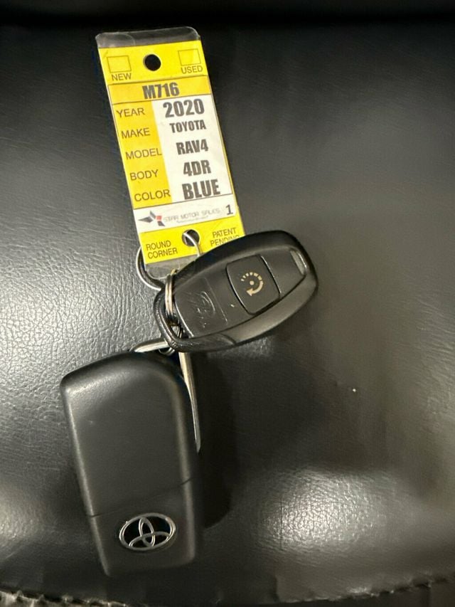2020 Toyota RAV4 LE FWD - 23090026 - 32