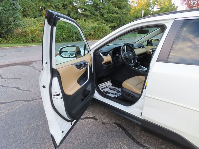 2020 Toyota RAV4 Limited AWD - 23097497 - 24
