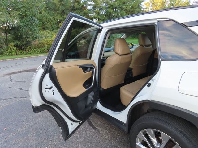 2020 Toyota RAV4 Limited AWD - 23097497 - 32