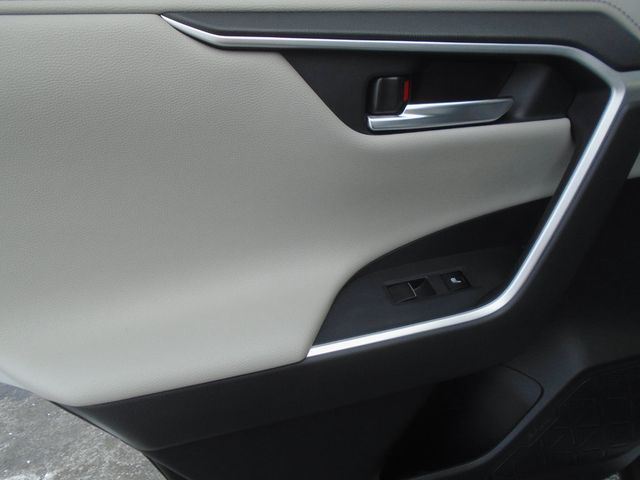 2020 Toyota RAV4 Limited AWD - 22975924 - 37