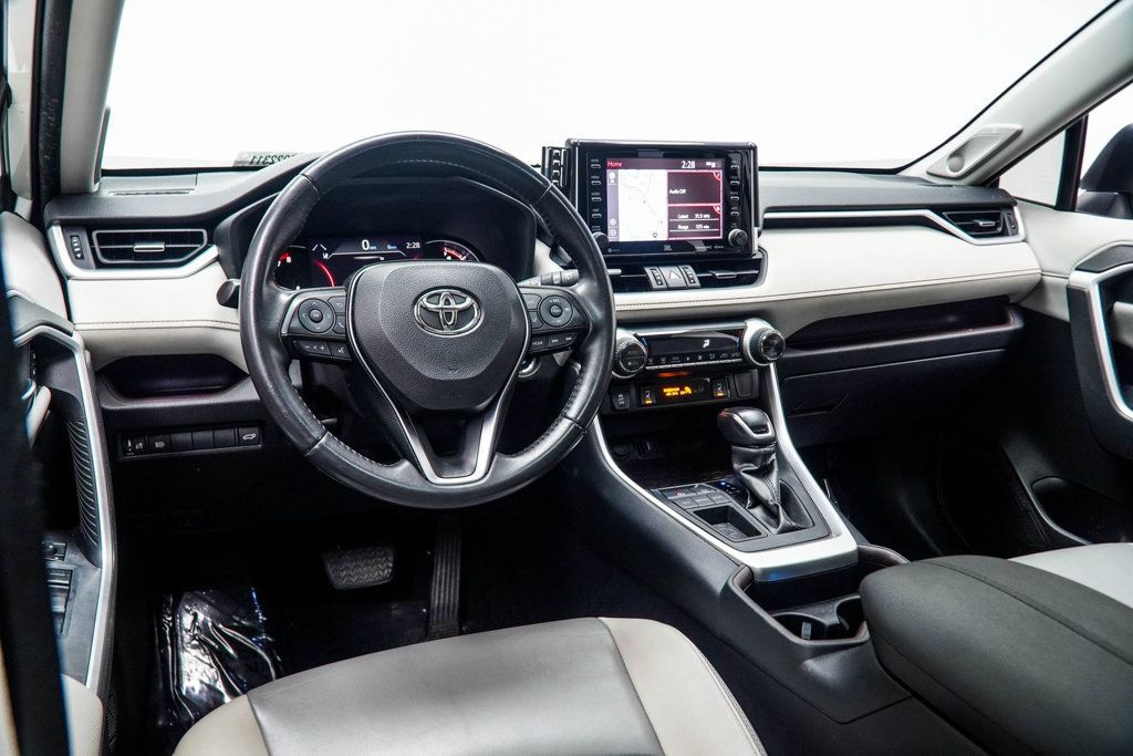 Toyota RAV4 photo 16