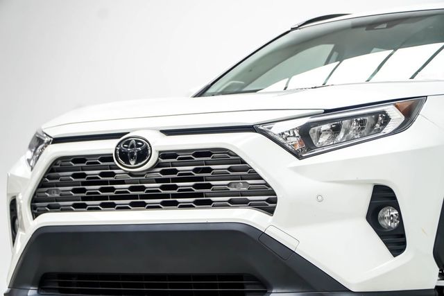 2020 Toyota RAV4 Limited FWD - 23068675 - 1
