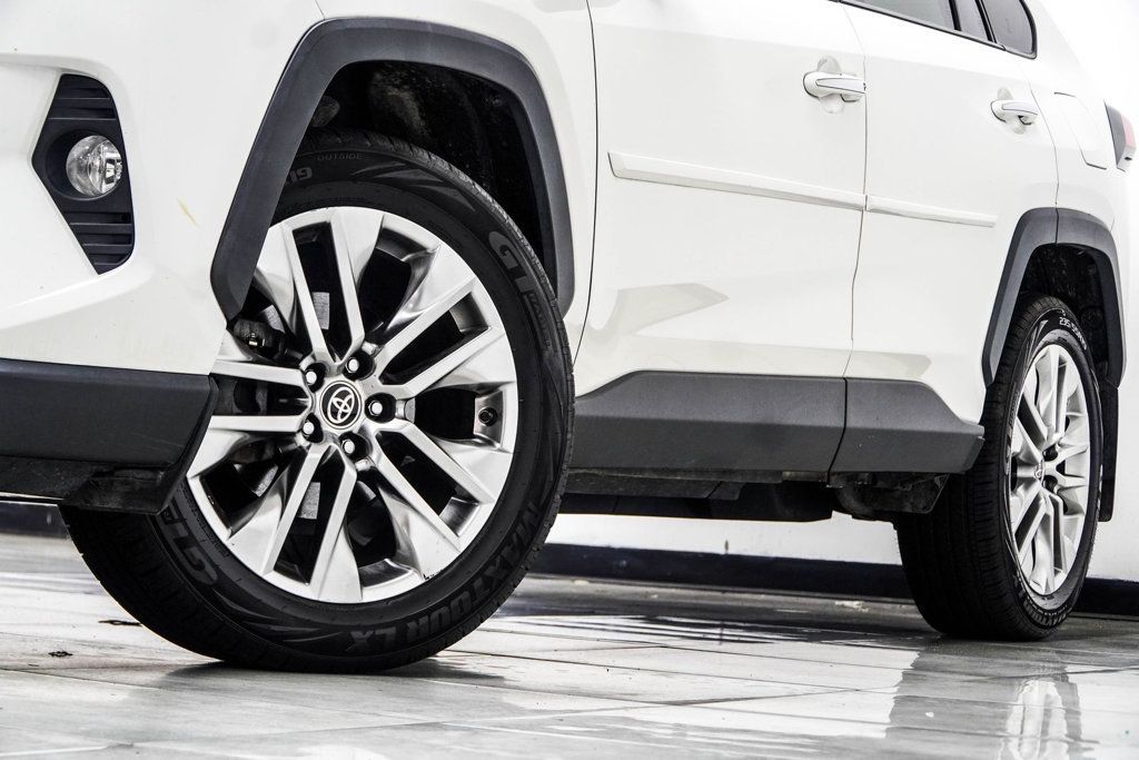Toyota RAV4 photo 3