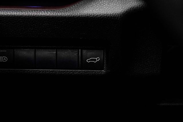 2020 Toyota RAV4 Limited FWD - 23068675 - 32
