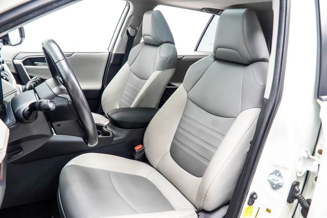2020 Toyota RAV4 Limited FWD - 23068675 - 37