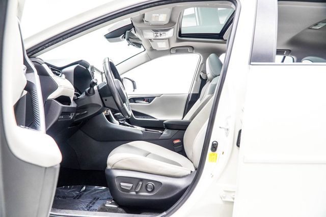 2020 Toyota RAV4 Limited FWD - 23068675 - 38