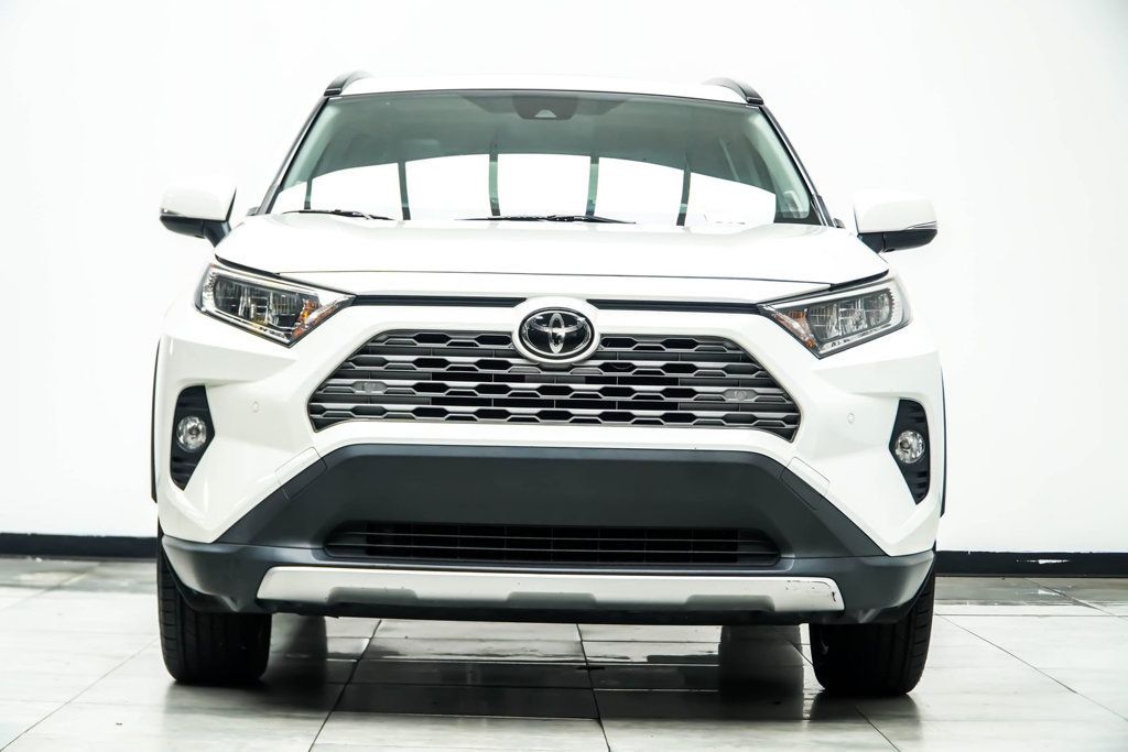 Toyota RAV4 photo 8