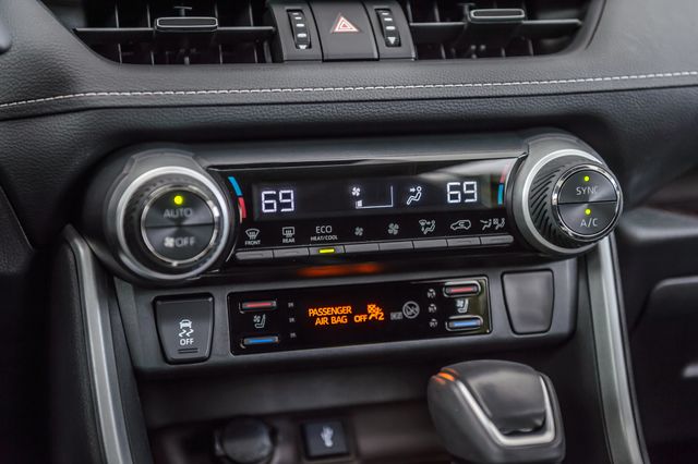 2020 Toyota RAV4 RAV4 LIMITED - NAV - BACKUP CAM - SUPER CLEAN - MUST SEE - 22947145 - 28