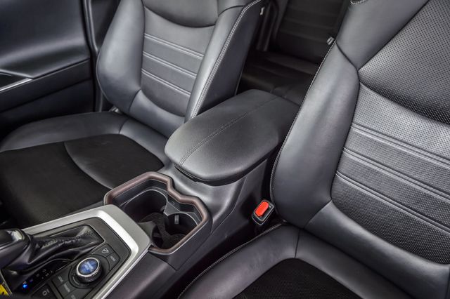 2020 Toyota RAV4 RAV4 LIMITED - NAV - BACKUP CAM - SUPER CLEAN - MUST SEE - 22947145 - 30