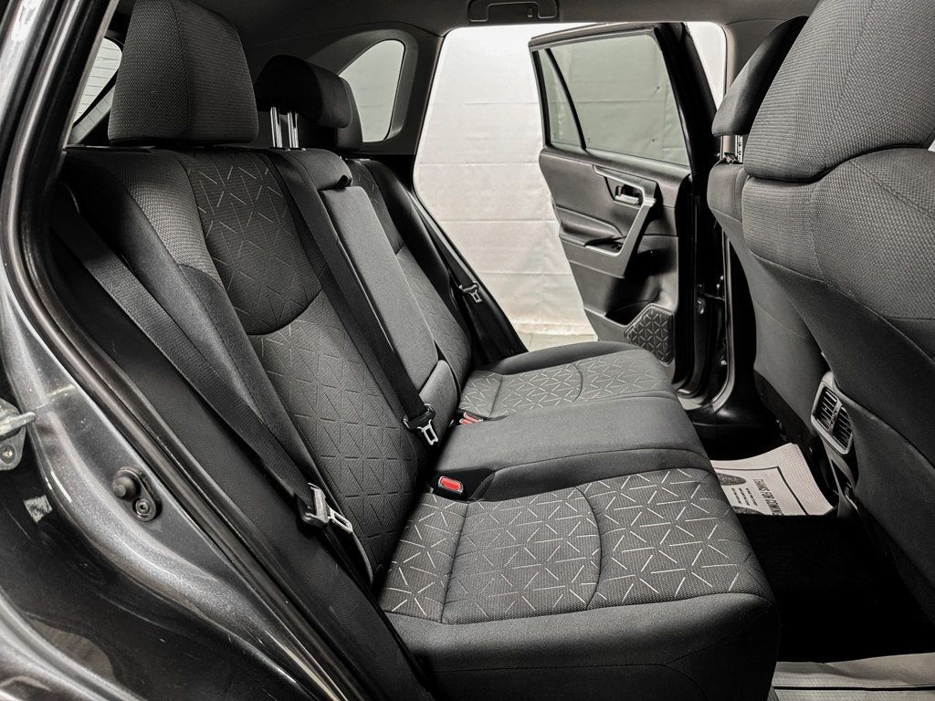 2020 Toyota RAV4 XLE - 23016996 - 10