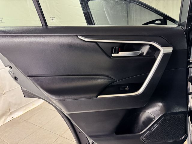2020 Toyota RAV4 XLE - 23016996 - 14