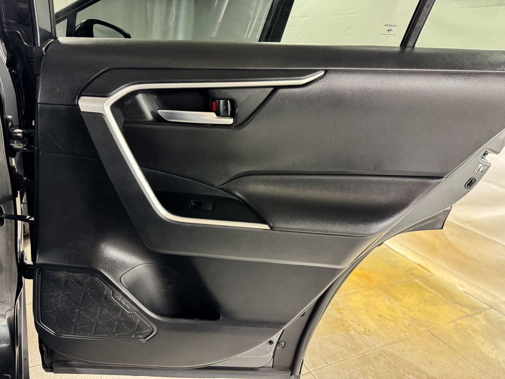 2020 Toyota RAV4 XLE - 23016996 - 15