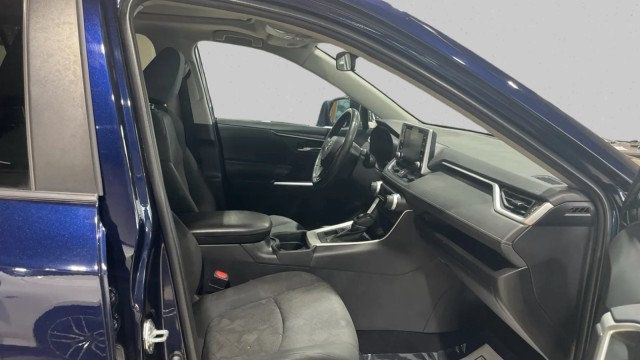 2020 Toyota RAV4 XLE AWD - 22988600 - 12