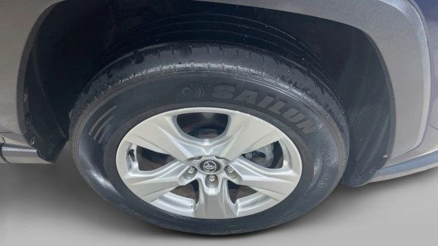 2020 Toyota RAV4 XLE AWD - 22988600 - 20