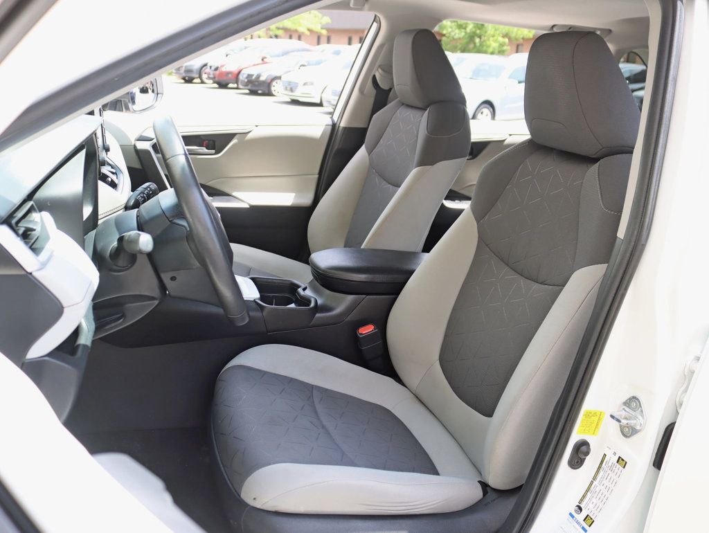 2020 Toyota RAV4 XLE AWD - 23036362 - 19