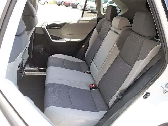 2020 Toyota RAV4 XLE AWD - 23036362 - 21