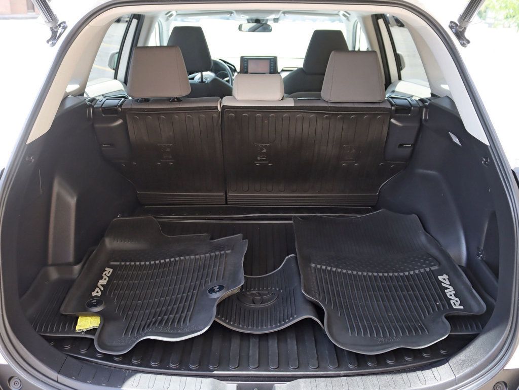 2020 Toyota RAV4 XLE AWD - 23036362 - 28