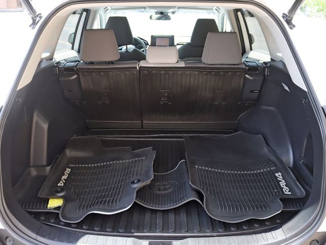 2020 Toyota RAV4 XLE AWD - 23036362 - 28