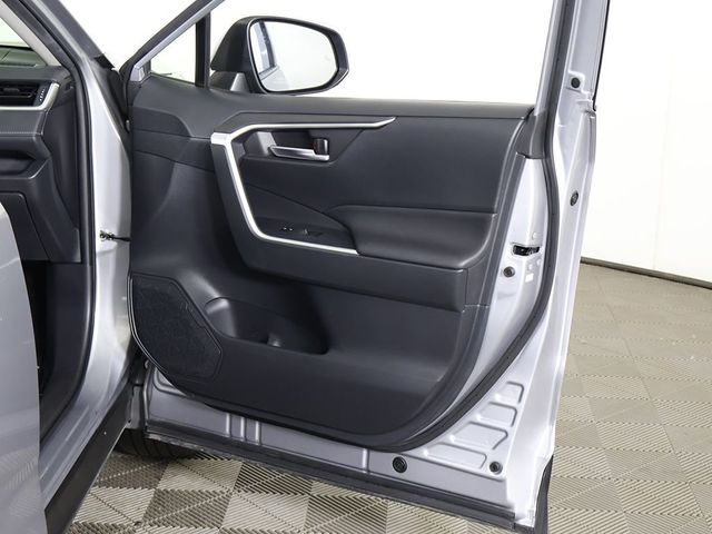 2020 Toyota RAV4 XLE AWD - 23043201 - 24