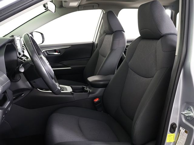 2020 Toyota RAV4 XLE AWD - 23043201 - 31