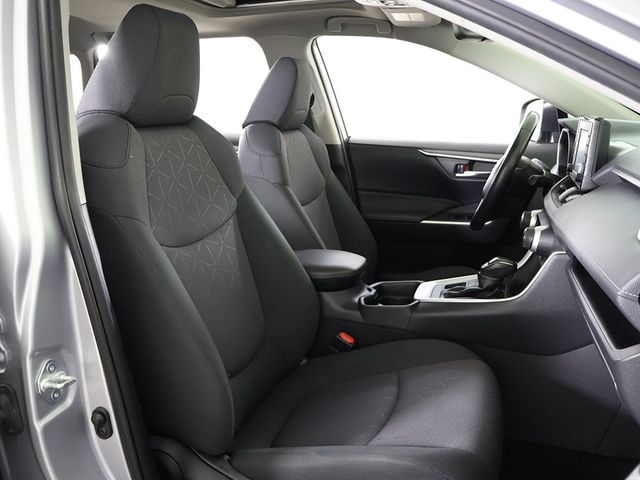 2020 Toyota RAV4 XLE AWD - 23043201 - 32