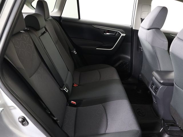 2020 Toyota RAV4 XLE AWD - 23043201 - 35