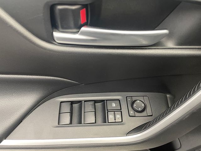 2020 Toyota RAV4 XLE AWD - 22937633 - 9
