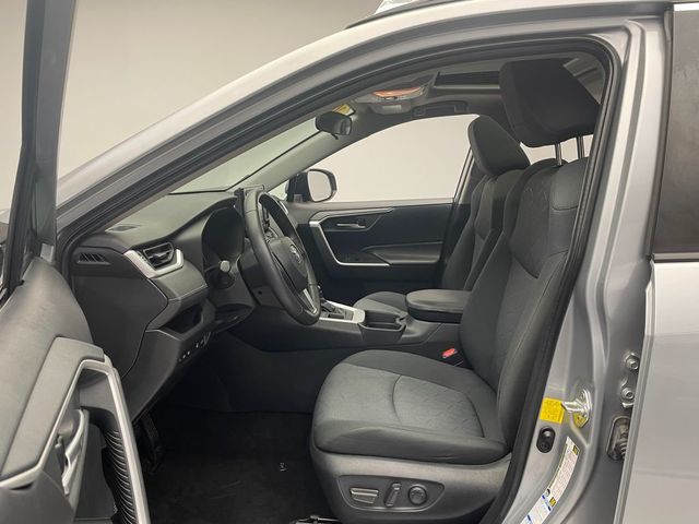 2020 Toyota RAV4 XLE AWD - 22937633 - 11